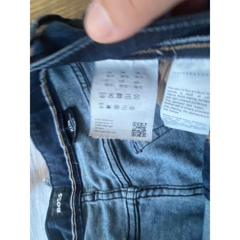 BOSS Hugo Boss Maine Regular Fit Dark Wash Denim Jeans Mens 36x32 Raw Hem - Picture 7 of 9